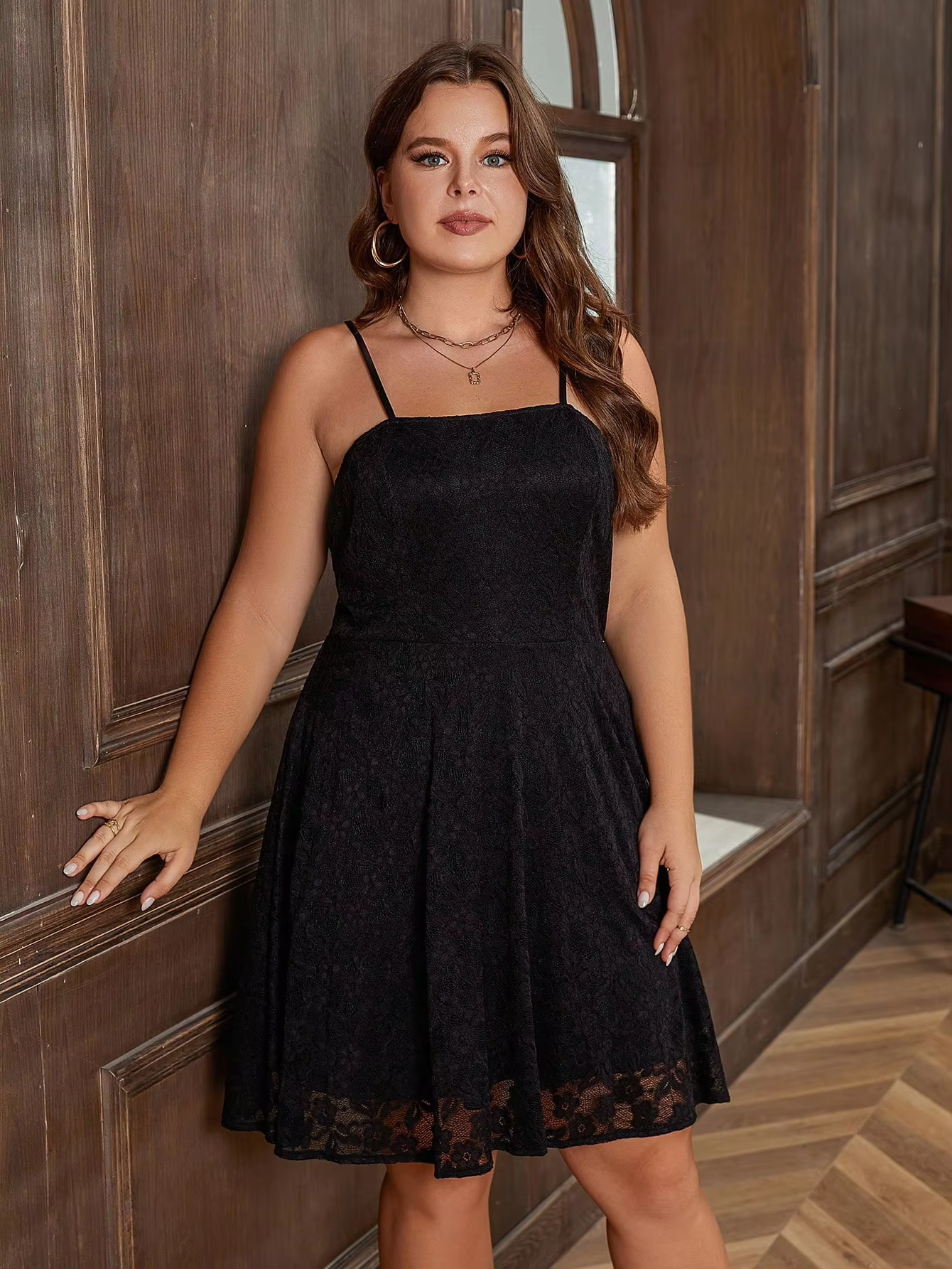 Ready to Ship Wholesale Plus Size Lace Dress Women Sexy Strappy Floral Summer Casual Dress