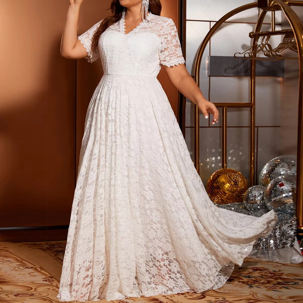 Romantic Women's Ball Gown Evening Dress Large Size White Lace V-Neck Short-Sleeved Long-Length Modern Style Floor-Length