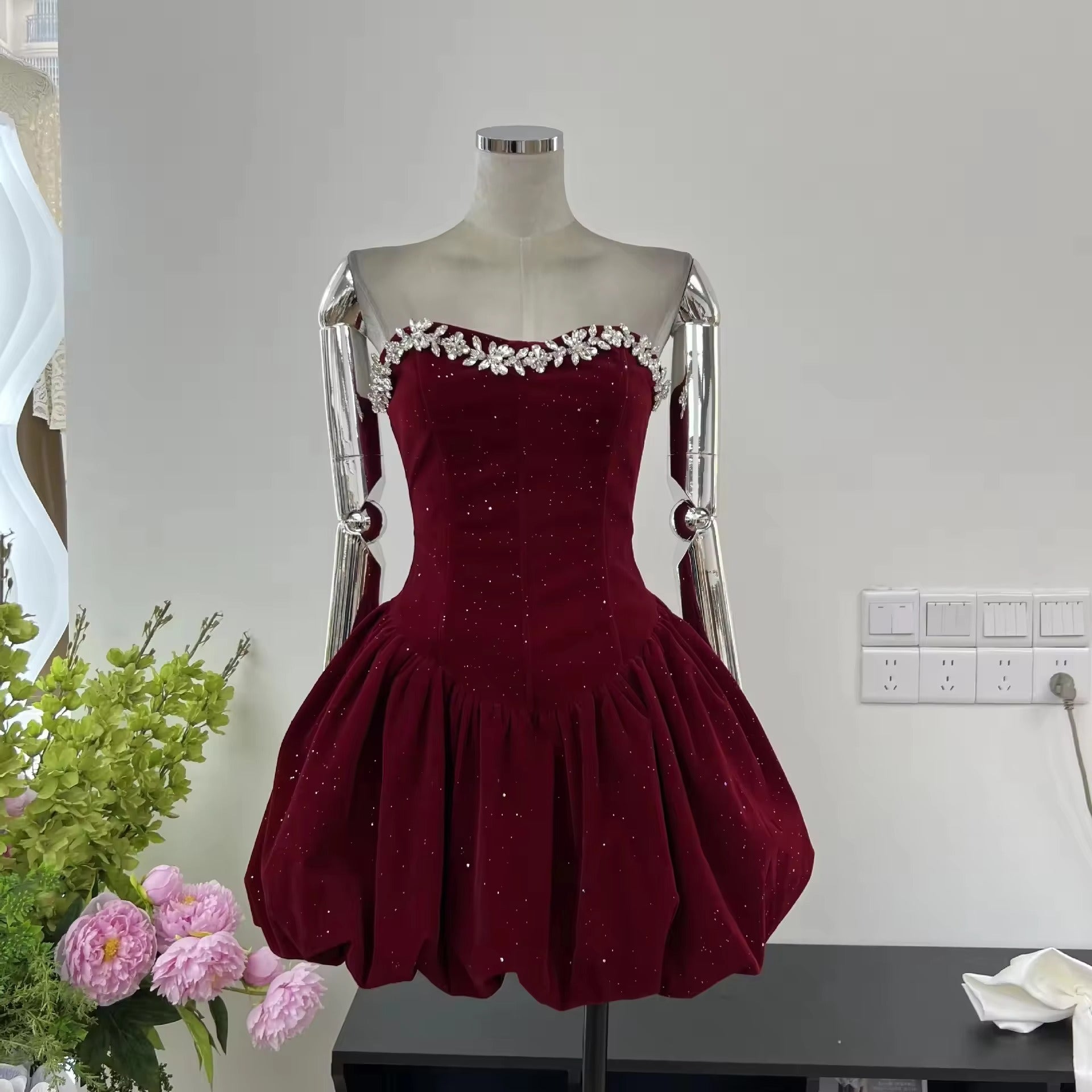 Hot Sale Dinner Party Diamond Strapless Evening Dress Female Birthday Light Luxury Bow Fashion Sexy Woven Natural Waist